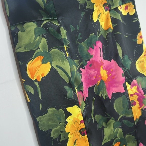Floral Pencil Skirt in Black with Pink and Yellow Flowers size 4 NY Collection - Picture 2 of 4